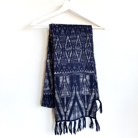 J. Crew Other - J. Crew navy & gray geometric scarf EUC